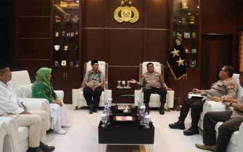 Kapolda Gorontalo Irjen Pol Drs. Angesta Romano Yoyol M.M terima audensi Dalam rangka persiapan pelaksanaan Pelantikan ketua umum Pengurus besar wilayah Nahdlatul Ulama Rabu 03/05/2023.