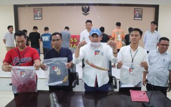 Barang Bukti Kasus Penganiayaan di Depan Makro Supermarket