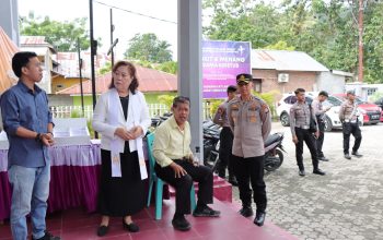 Kepala Kepolisian Resor Kota Gorontalo Kota KBP Dr. Ade Permana, S.I.K.,M.H mengecek langsung pengamanan personil pada pelaksanaan ibadah Kenaikan Isa Al Masih 2023 di beberapa Gereja yang ada di wilayah Kota Gorontalo, Kamis (18/05/2023)