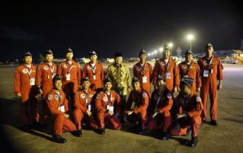 Penampilan Jupiter Aerobatic Team TNI AU di Malaysia Bikin Prabowo Bangga