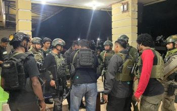 tim-gabungan-dari-satgas-damai-cartenz-dan-polres-yahukimo-menangkap-9-orang-yang-diduga-bagian-kelompok-kriminal-bersenjata-k-3_169