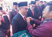 Bupati Hamim Terima Penghargaan Satyalencana Wira Karya atas Prestasi Pembangunan Pertanian