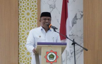 Kepala Kantor wilayah Kementerian Agama  Provinsi Gorontalo H. M. Muflih B. Fattah  saat membuka Bimbingan Teknis Penguatan Kehumasan, Senin (03/7/23) di Aula Jabal Uhud Asrama Haji Gorontalo.