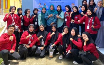Mahasiswa Kuliah Kerja Nyata ( KKN ) Universitas Negeri Gorontalo menggagas kegiatan demo pembuatan makanan MP-ASI “Stick Ikan Oci” yang berlansung Di Kantor Desa Hutamonu Kabupaten Boalemo, (9/8/2023). Mahasiswa Kuliah Kerja Nyata ( KKN ) Universitas Negeri Gorontalo menggagas kegiatan demo pembuatan makanan MP-ASI “Stick Ikan Oci” yang berlansung Di Kantor Desa Hutamonu Kabupaten Boalemo, (9/8/2023).