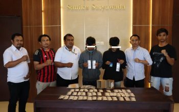 Polres Gorontalo Utara telah melakukan tangkap Tangan kepada 2 orang yang di duga membawa obat keras jenis Trihexyphenidyl. Selasa (08/8/23)