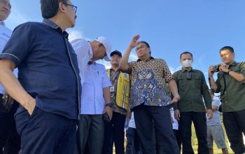 Wakil Ketua DPR RI Rachmat Gobel, Bupati Pohuwato Syaiful Mbuinga dan Kepala Balai Wilayah Sungai Gorontalo saat Meninjau Bendung Randangan terkait keluhan masyarakat tentang kebutuhan air untuk kawasan pertanian.