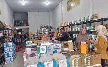 Aktifitas Salahsatu Toko Di Gorontalo Gudang Aki. Foto Gudang Aki.
