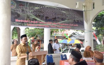 Pj. Bupati Sherman Moridu ketika membuka Rapat Koordinasi Komitmen Penggunaan Barang untuk Melaksanakan Inventarisasi Lanjutan, di Tribun Lapangan Alun-alun Tilamuta, Senin (7/8/2023)