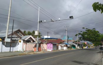 Salah satu kamera ETLE milik Dit Lantas Polda Gorontalo yang terpasang di kawasan Hutuo Limboto. Salah satu kamera ETLE milik Dit Lantas Polda Gorontalo yang terpasang di kawasan Hutuo Limboto.