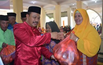 Penjabat Bupati Boalemo Dr.Sherman Moridu,S.Pd,MM saat kegiatan peringatan Maulid Nabi Muhammad SAW di mesjid Agung Baiturahmah,kamis 28/9/2023.