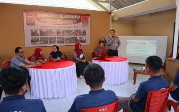 Lembaga Pemasyarakatan (Lapas) Kelas IIA Gorontalo menjalin kerjasama dengan Universitas Muhammadiyah Gorontalo (UMGO) dalam pelatihan Budidaya Ikan Hias dan AKuaskap bagi Warga Binaan Lapas Gorontalo, Senin (25/09)
