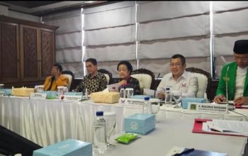 Pertemuan Partai Pengusung Calon Presiden Ganjar Pranowo di Gedung High End, Jakarta, Rabu 13/09/2023 Pertemuan Partai Pengusung Calon Presiden Ganjar Pranowo di Gedung High End, Jakarta, Rabu 13/09/2023
