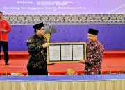 Serahkan SK, Kepala LLDikti XVI Sebut UMGO PT Tercepat Pembukaan Prodi Kedokteran