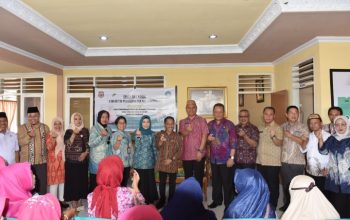 Ketua TP-PKK Kabupaten Gorontalo, Prof. Fory Armin Naway, pada kegiatan Launching sekolah lansia Insan Madani Gorontalo, Selasa (18/7/2023).
