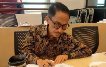 Bupati Nelson Pomalingo menerima sejumlah materi diantaranya, Tren Geopolitik Global dan Regional serta Implikasinya terhadap Indonesia yang disampaikan oleh Prof