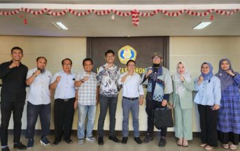 Dua mitra industri Diktiristek saat melakukan pertemuan dengan pimpinan rektorat dan fakultas di lingkungan kampus UG, belum lama ini. (Foto : istimewa)
