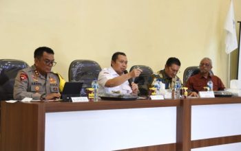 Suasana sosialisasi tahapan tali asih untuk penambang yang dipimpin oleh Penjaga Gorontalo, Ismail Pakaya, di Hotel Sunrise Marisa, Kabupaten Pohuwato, Rabu (18/10/2023). (Foto : Haris)