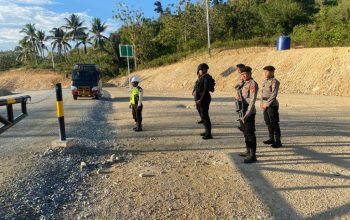 Personel Polda Gorontalo saat Patroli di Area PT. Pani Project