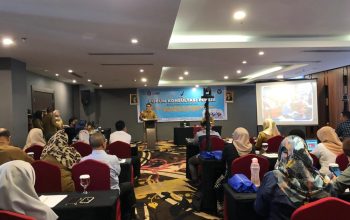 Penjabat Sekdaprov Budiyanto Sidiki saat membuka kegiatan Forum Konsultasi Publik (FKP) Balai Pom Gorontalo Tahun 2023, bertempat di Hotel Aston Kota Gorontalo, Selasa (24/10/2023). Foto – Winda. [Arsip Pemporv Gorontalo]