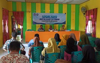 Sosialisasi dan penerapan layanan digital  yang digagas oleh Dinas Komunikasi Informatika dan Statistik Provinsi Gorontalo, di Desa Biluhu Timur, Kecamatan Batudaa Pantai, Kabupaten Gorontalo, Selasa (31/10/2023). Foto – Didin