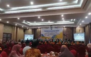 Universitas Bina Mandiri Gorontalo (UBM) menggelar yudisium sarjana dan diploma serta sumpah profesi teknologi laboratorium medik, di Hotel Aston, Sabtu (04/11/23).