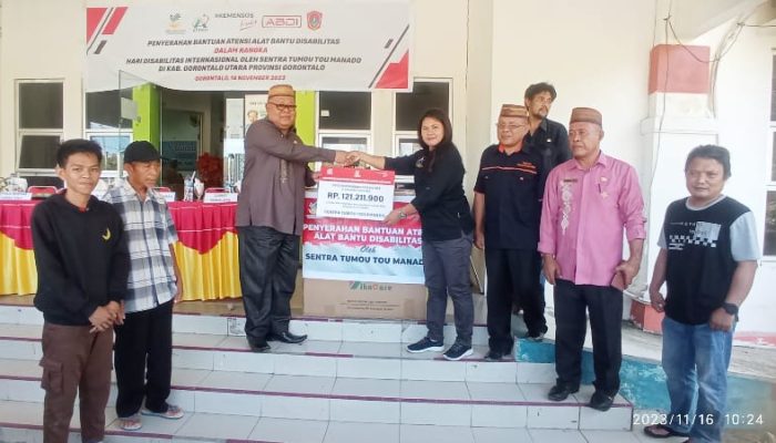Penyandang Disabilitas di Gorut Terima Bantuan Alat Bantu dari Kemensos