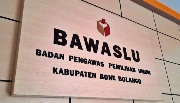 Caleg Bagi Uang Rp10 Juta di Masjid, Bawaslu Bonebol Gelar Pertemuan dengan Gakkumdu
