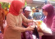 Pj Bupati Nurainsyah Serahkan Paket Pasar Murah untuk Masyarakat Kecamatan Ponkep