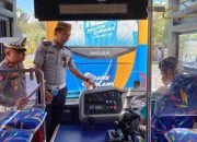 Pastikan Keamanan, Kasat Lantas Polres Gorontalo Pimpin Ramp Check Bus Haji
