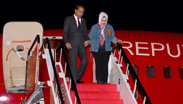 Presiden Jokowi Tiba di Kalimantan Timur, Pimpin Apel Kehormatan dan Renungan Suci di Taman Kusuma Bangsa