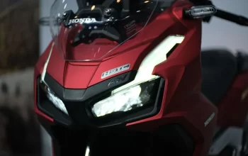 honda-adv-160-head-light-view-320380