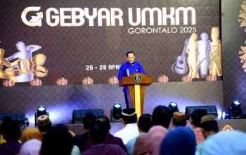 Gubernur Gorontalo Gusnar Ismail saat memberikan sambutan pada pelantikan pengurus Dekranasda di Gedung Bele li Mbui, Kota Gorontalo, Sabtu (26/4/2025).