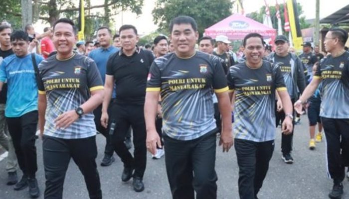 Jalan Sehat HUT Bhayangkara ke-79, Weny: Polri untuk Masyarakat