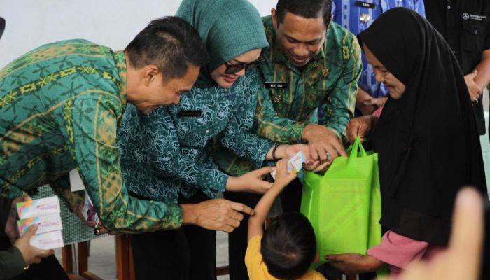 Wali Kota Kotamobagu Salurkan Bantuan Gizi untuk Balita Stunting di Kelurahan Upai
