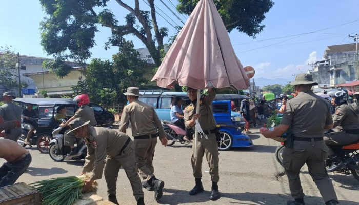 Satpol PP Kotamobagu Kembali Tertibkan Pedagang Barito yang Kerap Langgar Aturan