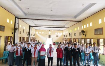 Relawan KSR PMI UMGO Turun ke Sekolah, Bekali Siswa Keterampilan Darurat