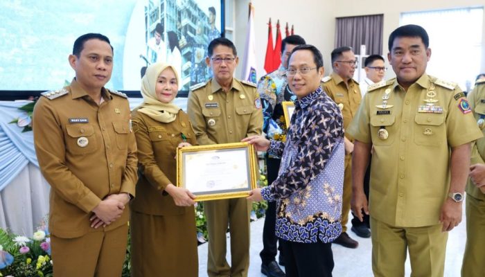 Disaksikan Gubernur dan Wagub Sulut, RSUD Kotamobagu Raih Sertifikat Apresiasi dari BPKP