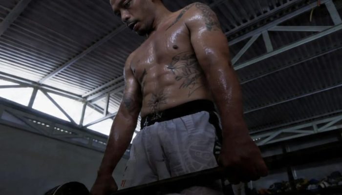 Jejak Mimpi Atlet MMA Muda Asal Molinow: Berjuang Menembus Batas Kendala Biaya Menuju Jakarta