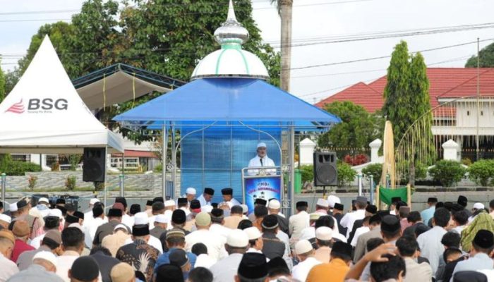 Ribuan Jamaah Padati Alun-alun Boki Hontinimbang, Walikota Kotamobagu Ajak Warga Perkuat Nilai Keagamaan dan Sosial