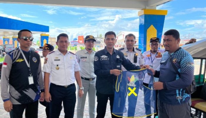 Pemprov Gorontalo Serahkan 3.000 Rompi untuk Pengemudi Bentor PENAS XVII