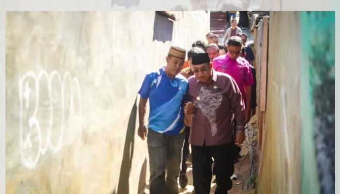 Adhan Tinjau Pembangunan Tanggul Penahan Longsor di Kelurahan Tenda