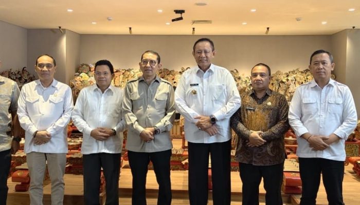 Pemprov Gorontalo Serahkan Berkas Usulan HB Jassin dan Aloei Saboe Jadi Pahlawan Nasional