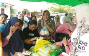 Tekan Inflasi, Pemkab Bone Bolango dan Bulog Gelar Operasi Pasar Murah di Kabila