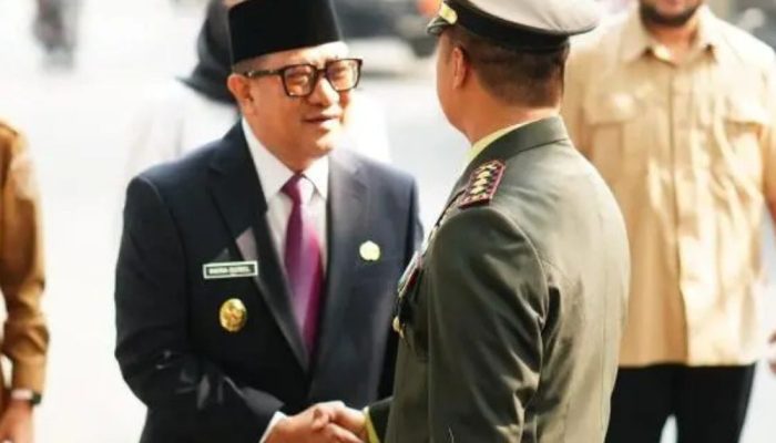 Wawali Indra Gobel Hadiri Upacara HUT ke-81 TNI di Lapangan Taruna Remaja