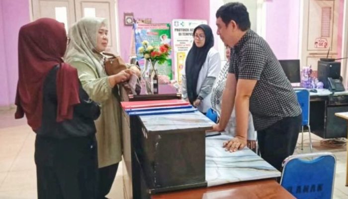 Intip Gaya Plt Dirut RSUD Ainun Jeane Dalie Cek Pelayanan Di Hari Pertama